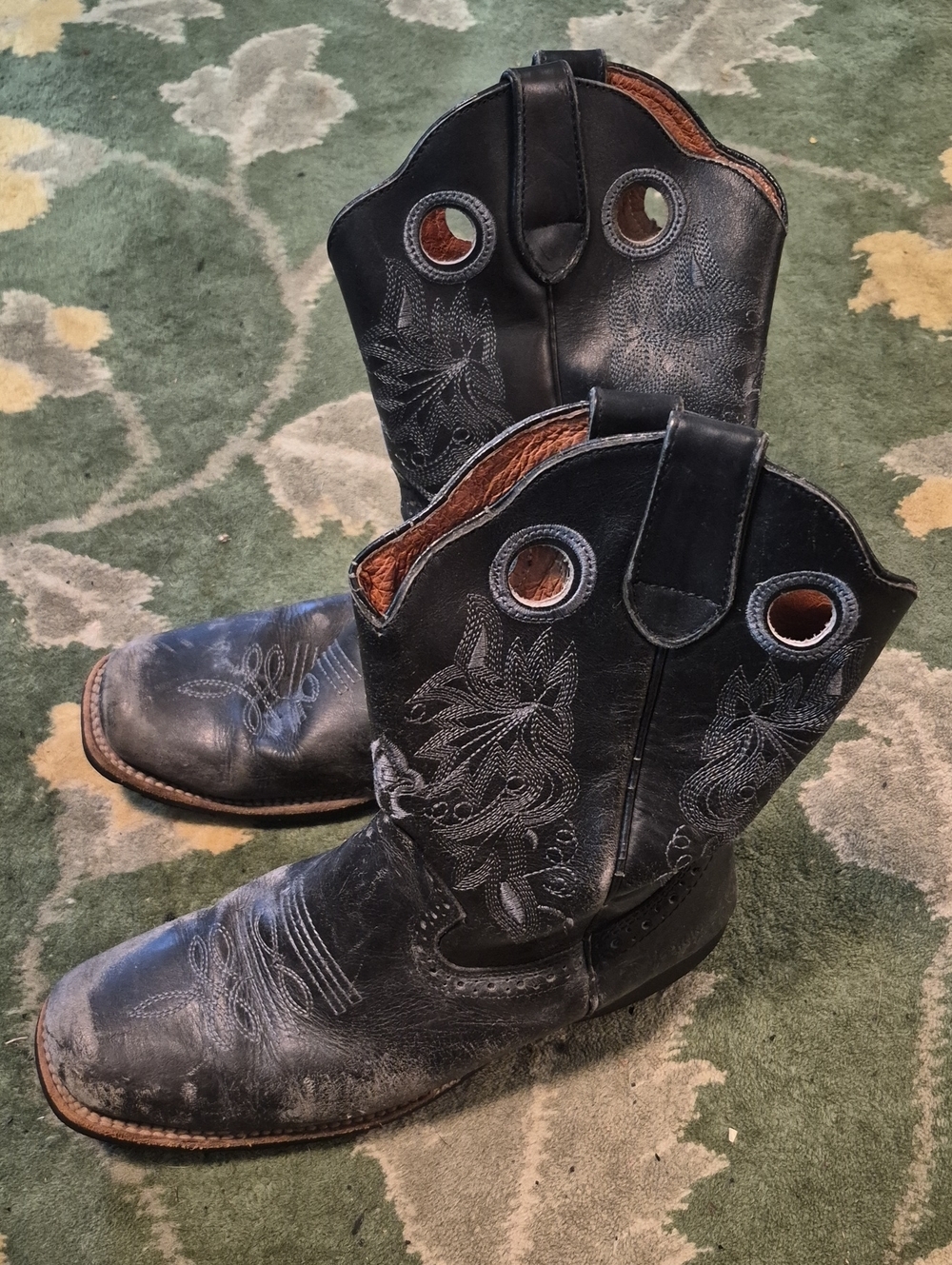 Men's Black Embroidered Pull-On Western Boots